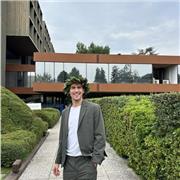 Laureato in Scienze Motorie, offro programmi personalizzati e schede per il raggiungimento del proprio benessere fisico e mentale